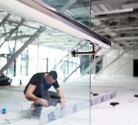Palm Springs, FL highly skilled glass repair technicians