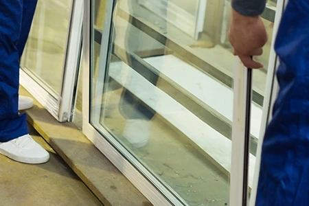 Commercial Glass Repair Technician in Palm Springs, FL